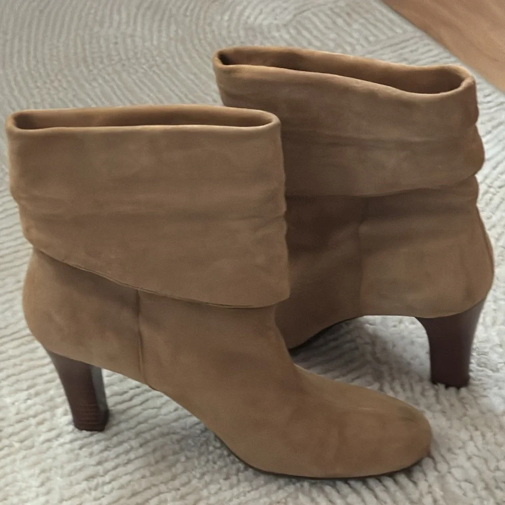 Nine West Pegeen‎ suede boots above ankle booties heels Sz 8 1/2